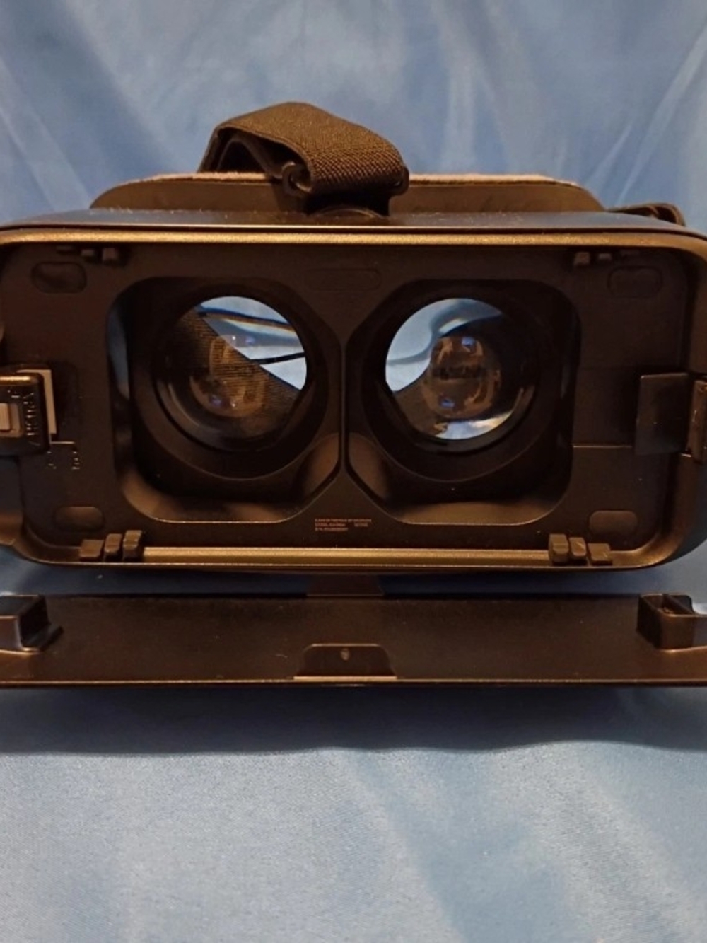 Samsung Gear VR Black Plastic Smartphone VR Headset with Controller for Oculus - Picture 2 of 5